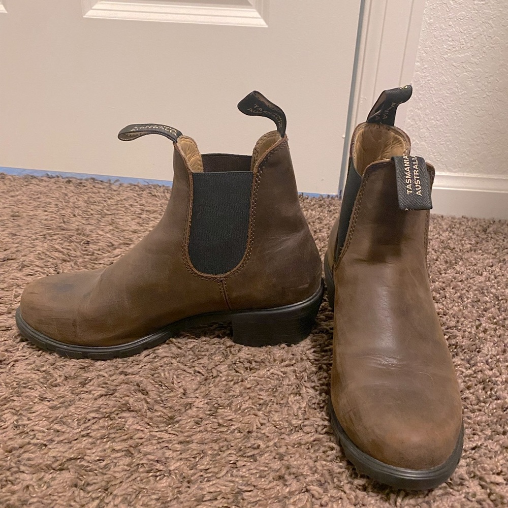 Blundstone heeled boots #1673, Rustic Brown, Size US 7 Womens